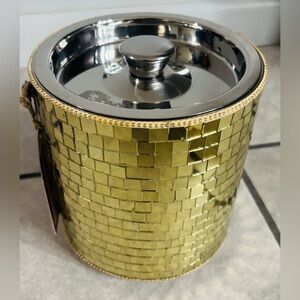 Circa 1970 Hollywood Regency-Style Mirrored Ice Bucket